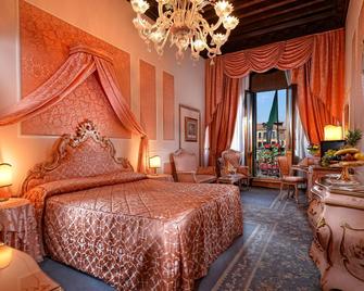 Hotel Rialto - Venedik - Yatak Odası