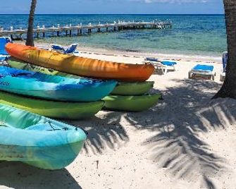 The Reef Beach Resort - East End - Spiaggia