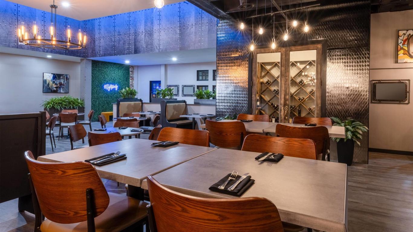 Wyndham Indianapolis Airport