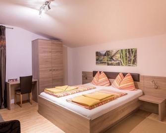 Studio, Shower or Bath, WC, Balcony - Gästehaus Zwischenberger - Obervellach (Spittal an der Drau) - Camera da letto