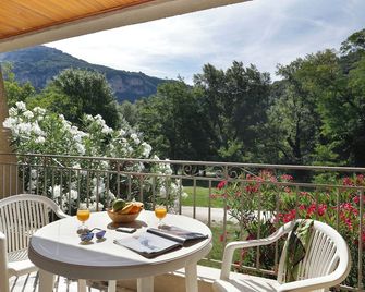 Vacancéole - ลี โดแมนด์ เดอ ชาเมส - วัลลงปงต์ดาร์ค - ระเบียง