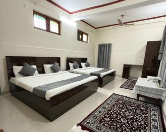 Hotel Mayank Resort - Ranikhet - Wohnzimmer
