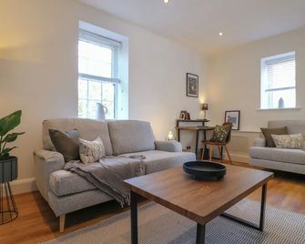 Lavender Cottage - Bourne - Salon