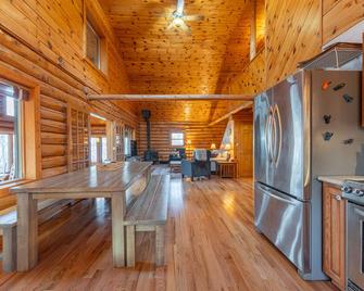 Cedars on South: Family Fun and Relaxation on South Manistique Lake! - Curtis - Comedor