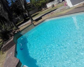 Fourways Youth Hostel - Sandton - Piscine