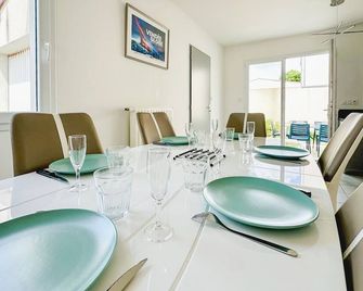 Renovated holiday home - Beauséjour close to amenities - Les Sables - Salle à manger
