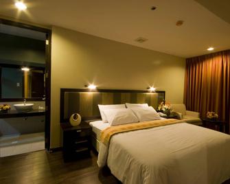 Baguio Burnham Suites Hotel - Baguio - Bedroom