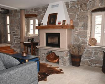 Villa Mavrici, 3 bedrooms house with private pool, neighbors free - Buzet - Living room