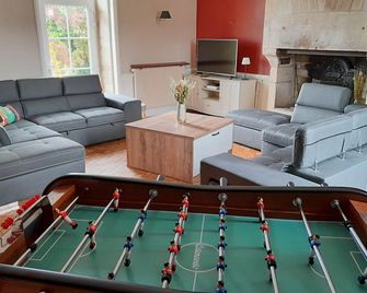 Gîte Le Clos Du Bonheur 11/13 Personnes Proche Omaha Beach - Formigny-la-Bataille - Sala de estar