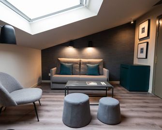 Atenea Rekord Suites - Barcelona - Living room