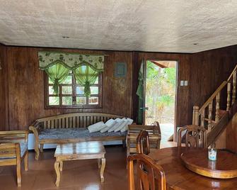 Siquijor Sea Front House , 2 story, amazing sunset view - Siquijor - Salon