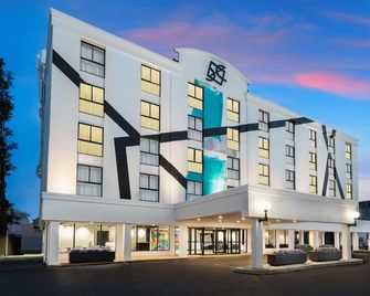 Art Lover’s Escape, Spacious 2 Queen Beds, Near Fenway Park - בוסטון - בניין