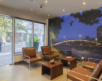Hotel Capital Bellet - Santiago - Front desk