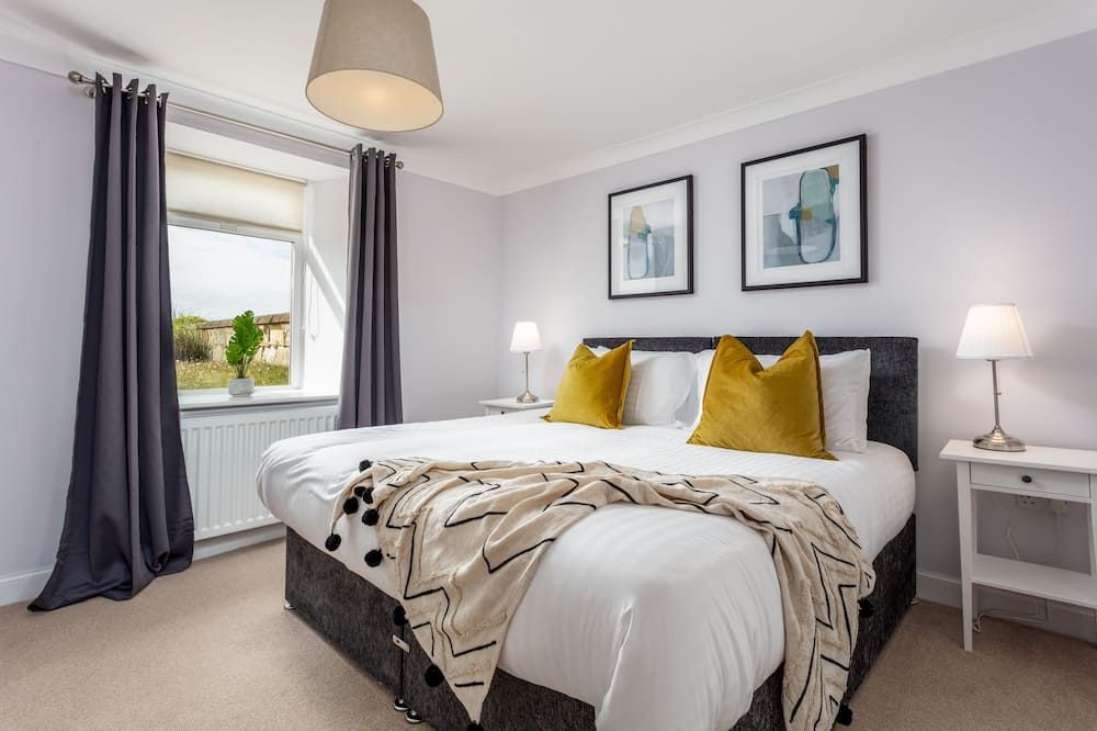 Shore View - Donnini Apartments - Prestwick - Bedroom