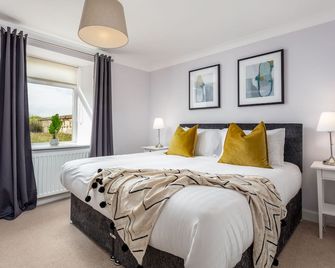 Shore View - Donnini Apartments - Prestwick - Bedroom