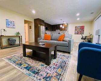 729 Keenway Cr. Unit A - Kalamazoo - Living room