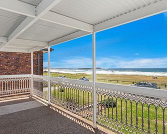 The Beach House - Shellharbour - Balcony
