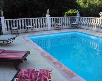 Maison d'Hôtes La Douloire - Pernes-les-Fontaines - Piscine