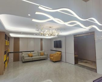 Super 8 Jinan Daminghu East Gate - ז'ינאן - לובי