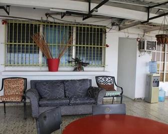 Hostal Sweet Home - Panama City - Living room