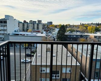 7th Floor 1 Bedroom Condo with Parking - 卡爾加里 - 陽台