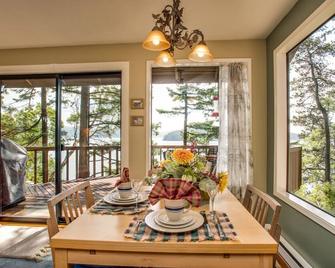 Lopez Island, Klahowya #138 - Lopez Island - Dining room