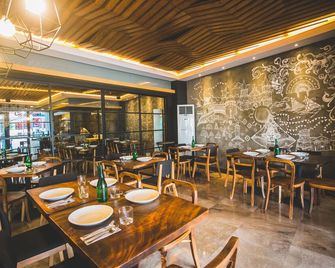 LA Fiesta Hotel - Iloilo City - Restaurante