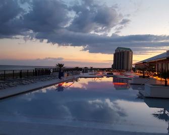 SpringHill Suites by Marriott Navarre Beach - Navarre - Zwembad