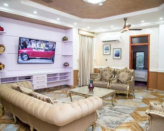 Macoba Luxury Apartments - 庫馬西 - 客廳