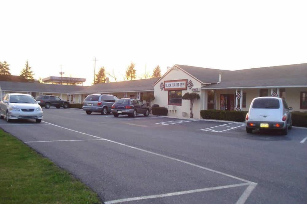 Black Forest Inn Of Adamstown
