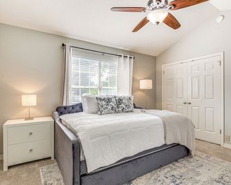 Mobile Townhome Near University of South Alabama! - Mobile - Bedroom