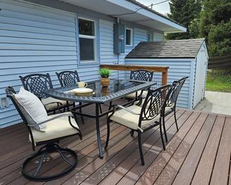 Easy Spring Stays! No Cleaning Fees & Late Check Out - Lewistown - Patio