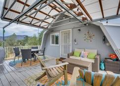 Mariposa Home Furnished Patio and Sierra Mtn Views - Mariposa - Binnenhof