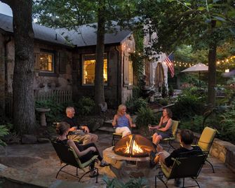 Chanticleer Inn Bed & Breakfast - Lookout Mountain - Patio