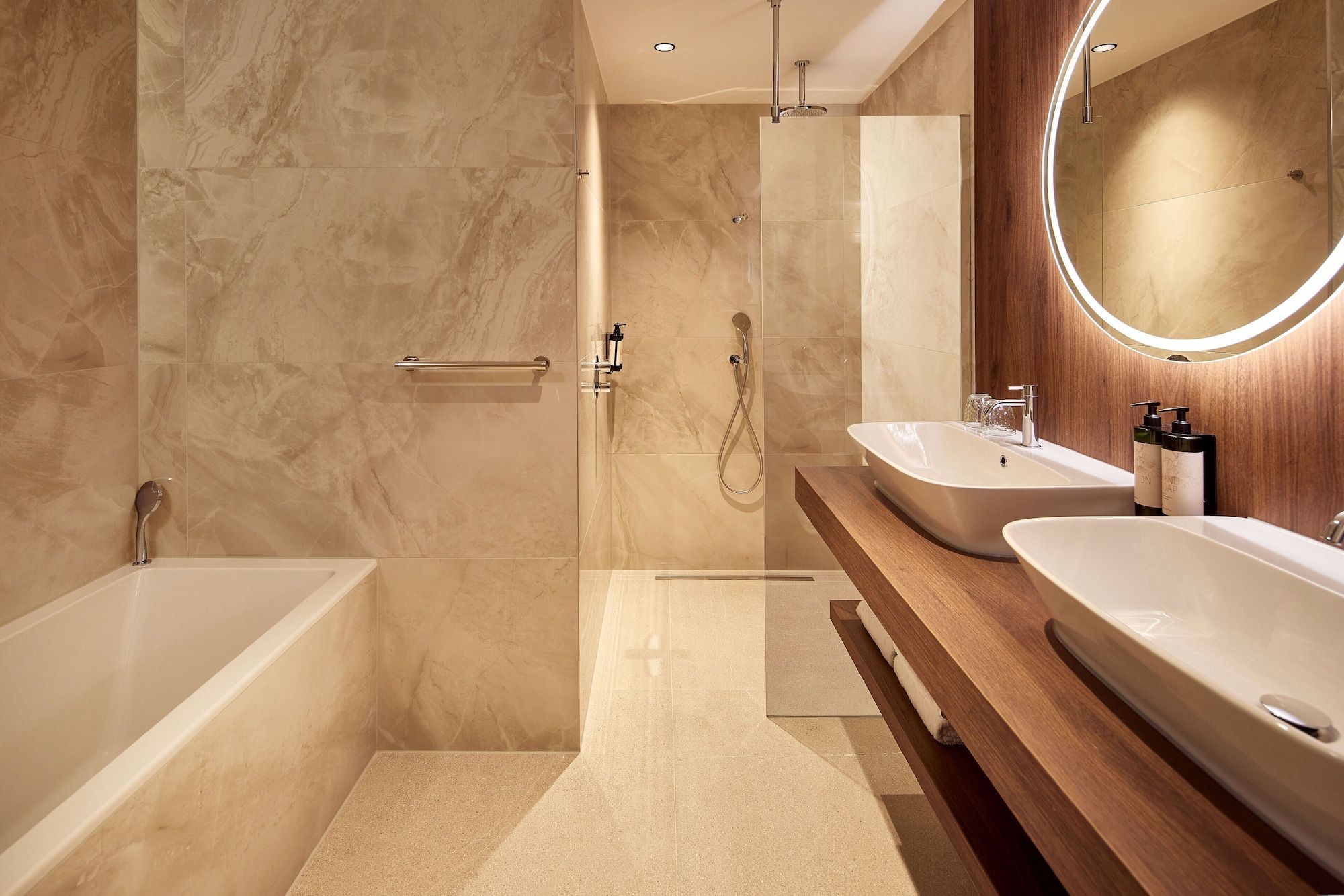 Van der Valk Hotel Lelystad thumbnail 3