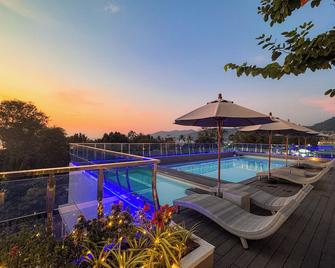 클라리온 호텔 빠똥 푸켓 - 푸켓 - 수영장