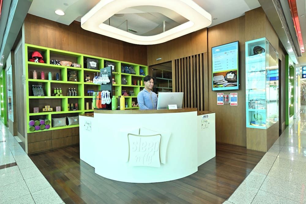 سليب أوفر تيرمنال 3، كونكورس أيه – سليب آند فلاي سابقًا