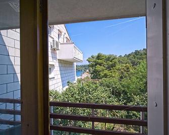 Guest House Matana - Pomena - 陽台