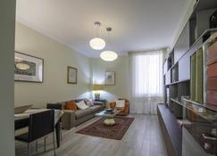 Welcoming and cozy 2 bedroom apartment - Boscovich - Milán - Sala de estar