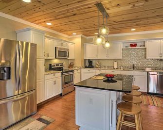 Cheerful Tiffin Digs in the Heart of Downtown - Tiffin - Кухня