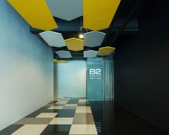 Seven Bee Boutique Hotel - Surin - Pasillo