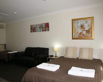 Melview Greens Serviced Apartments - Orange - Bedroom