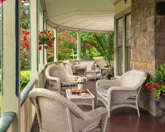 Idlwilde Inn - Watkins Glen - Patio