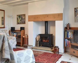 2 bedroom accommodation in St John’s Chapel, near Stanhope - Middleton-in-Teesdale - Living room