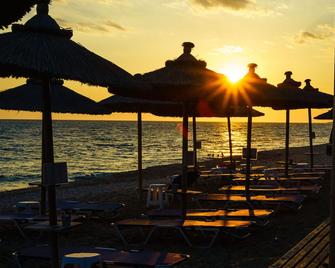 Must Boutique Hotel - Kanali - Pátio