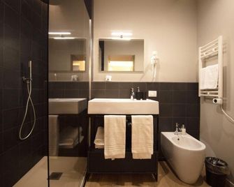 Hotel Orientale - Brindisi - Bathroom