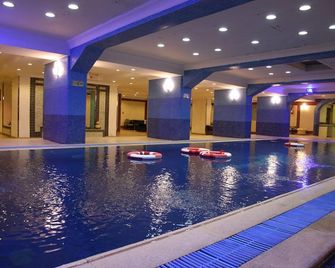 Inn Riyadh - Riad - Piscina