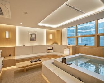 Uh Suite The Coex - Seoul