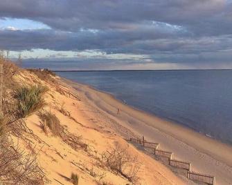 Cozy Colorful Cottage Perfect for 2! - North Eastham - Beach