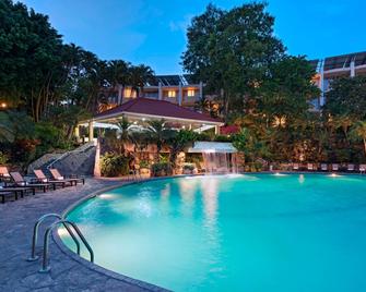 Sheraton Presidente San Salvador Hotel - San Salvador - Svømmebasseng
